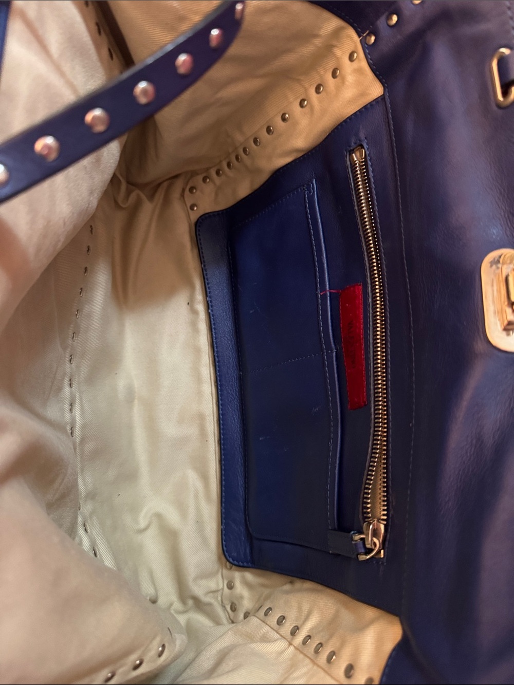 Valentino Garavani Blue Leather Rockstud Shoulder Tote - Picture 4 of 7